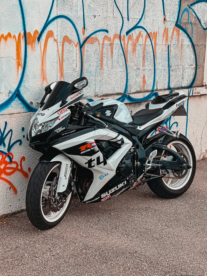 Black and white Suzuki sportbike